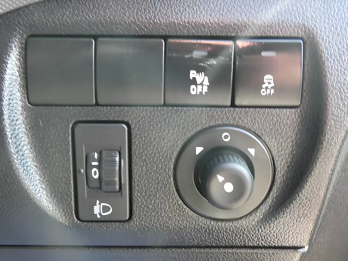 Used 2016 Peugeot Partner 850 S White - Interior and Exterior details 18