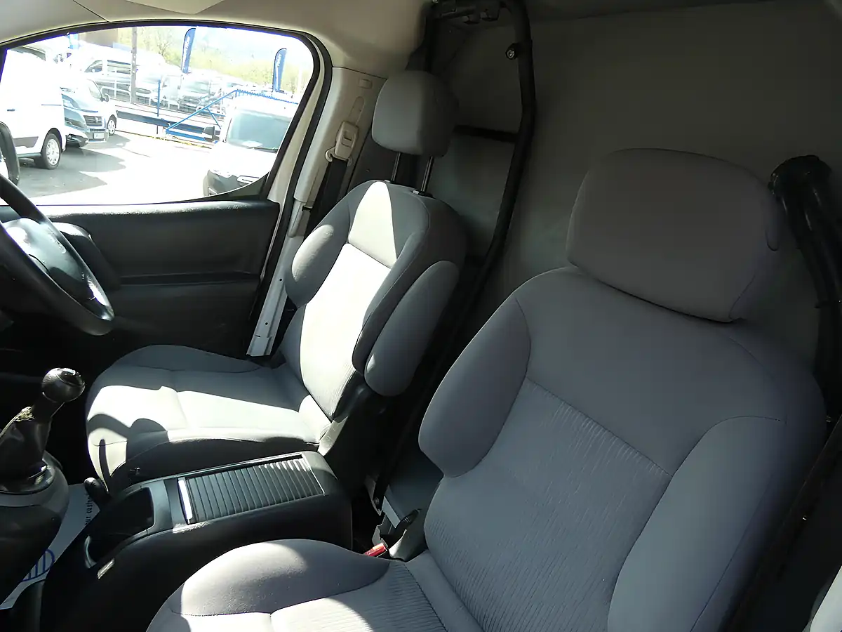 Used 2016 Peugeot Partner 850 S White - Interior and Exterior details 19