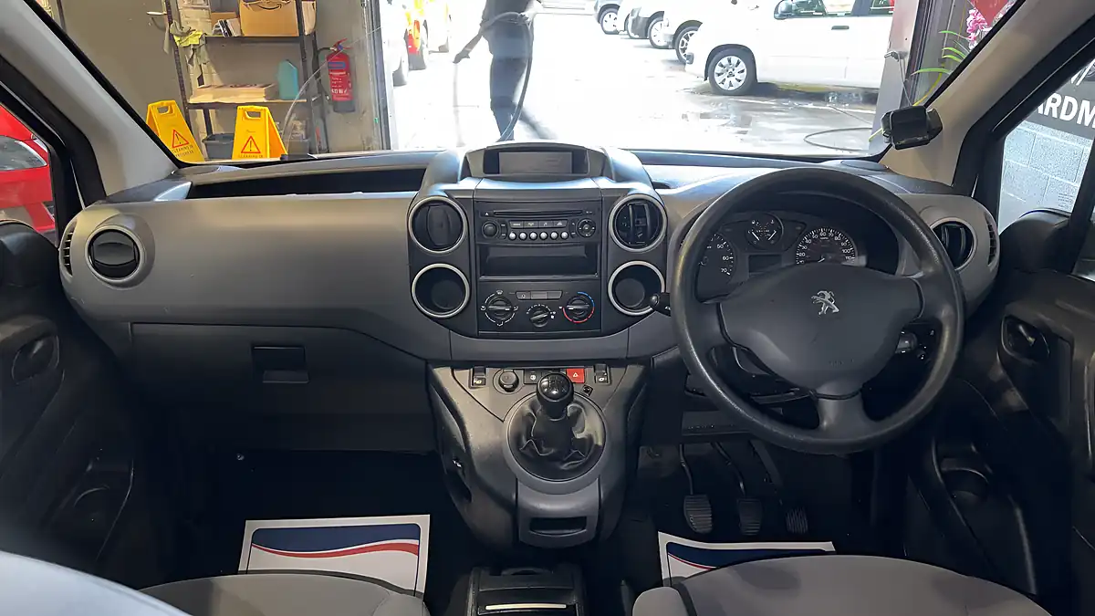 Used 2016 Peugeot Partner 850 S White - Interior and Exterior details 10