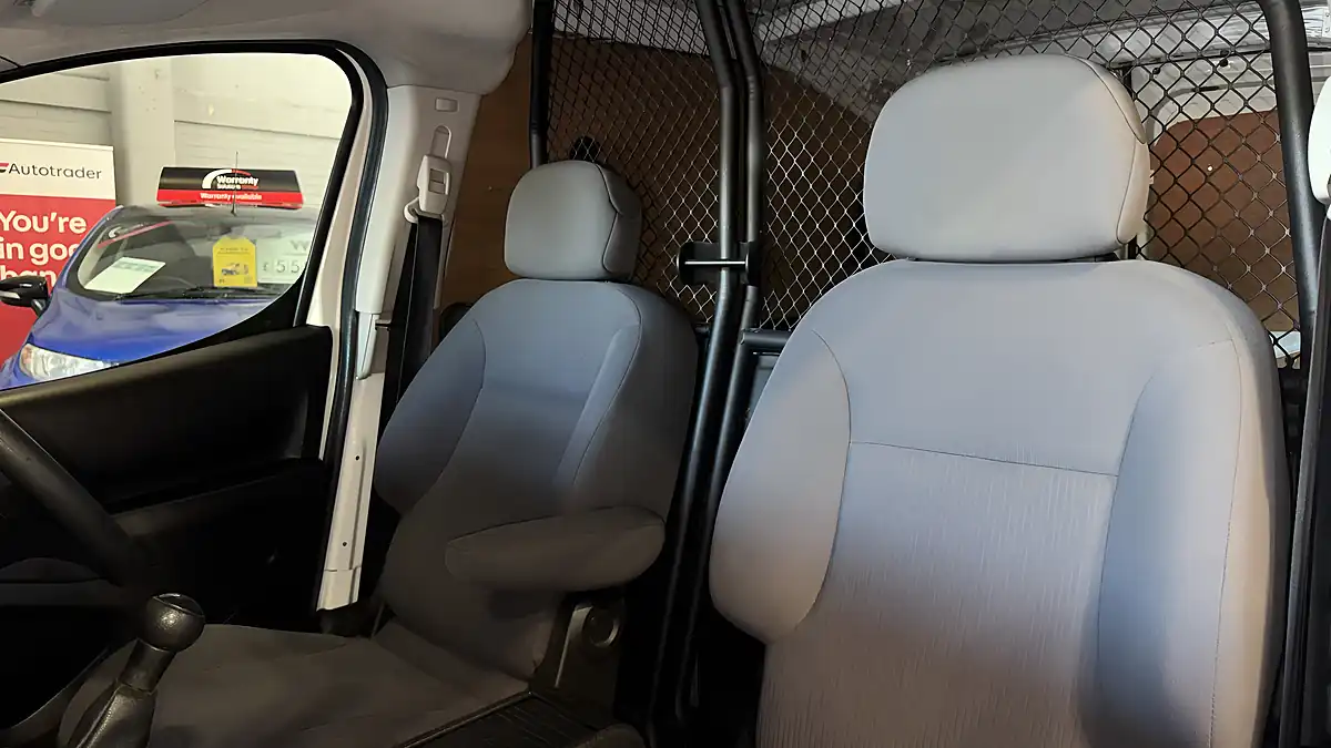 Used 2016 Peugeot Partner 850 S White - Interior and Exterior details 11