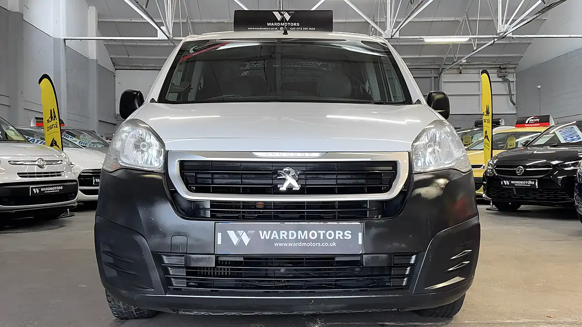 Used 2016 Peugeot Partner 850 S White - Interior and Exterior details 13