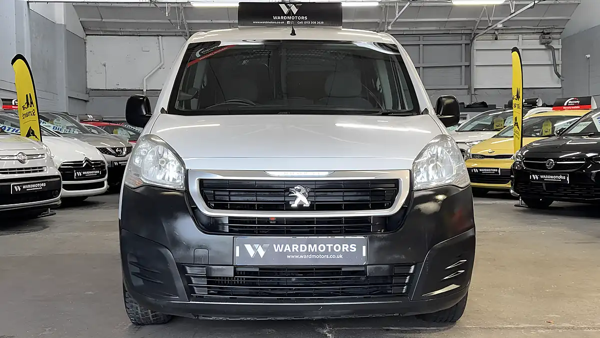 Used 2016 Peugeot Partner 850 S White - Interior and Exterior details 3