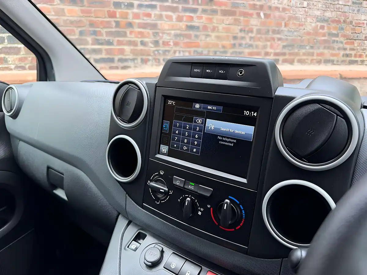 Used 2016 Peugeot Partner Professional L1 White - Interior and Exterior details 15