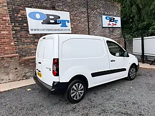 Used 2016 Peugeot Partner Professional L1 White - Interior and Exterior details 3