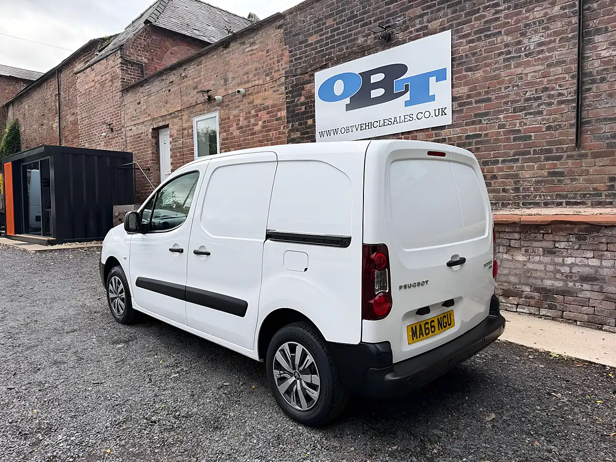 Used 2016 Peugeot Partner Professional L1 White - Interior and Exterior details 6