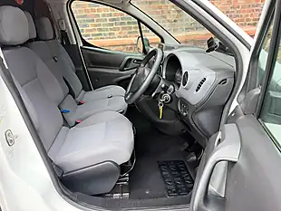 Used 2016 Peugeot Partner Professional L1 White - Interior and Exterior details 7