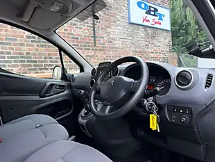 Used 2016 Peugeot Partner Professional L1 White - Interior and Exterior details 8