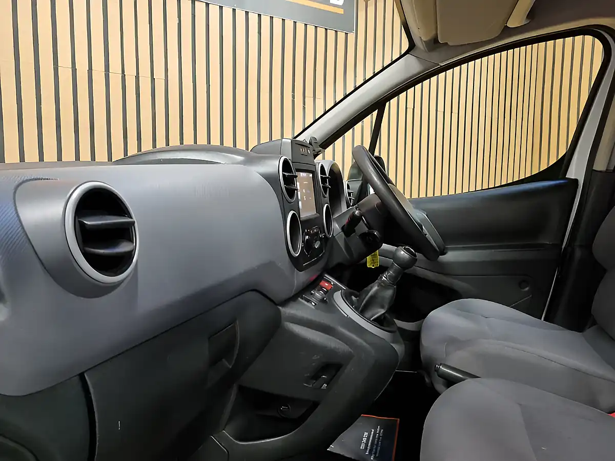 Used 2016 Peugeot Partner Professional White - Interior and Exterior details 19
