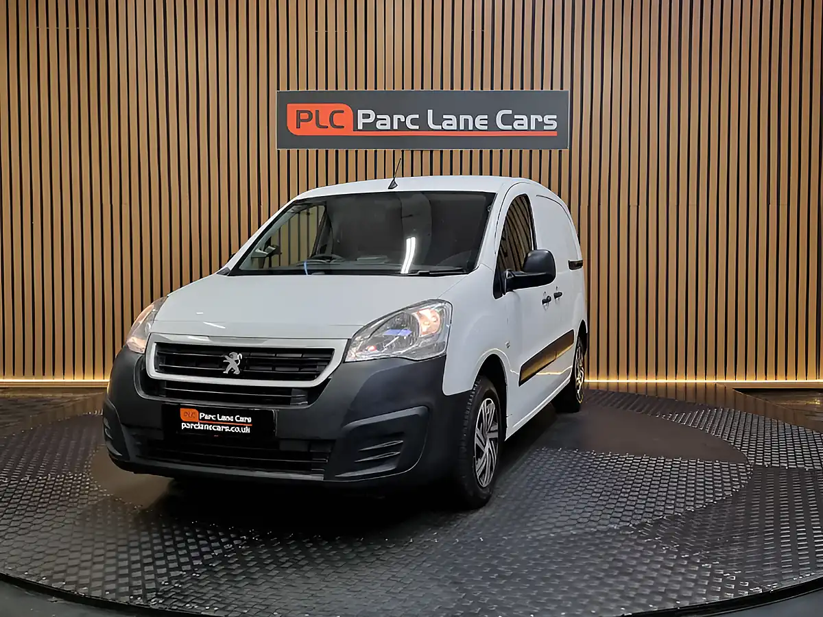 Used 2016 Peugeot Partner Professional White - Interior and Exterior details 4