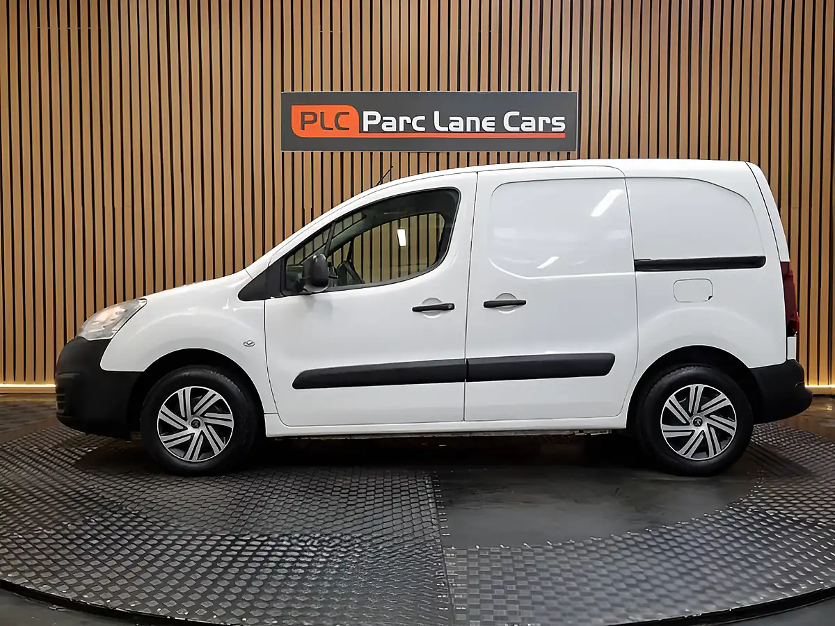 Used 2016 Peugeot Partner Professional White - Interior and Exterior details 6