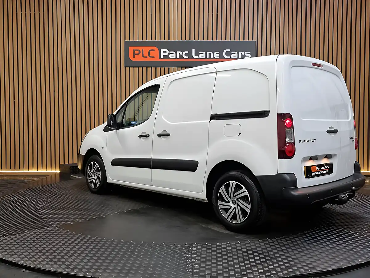 Used 2016 Peugeot Partner Professional White - Interior and Exterior details 8
