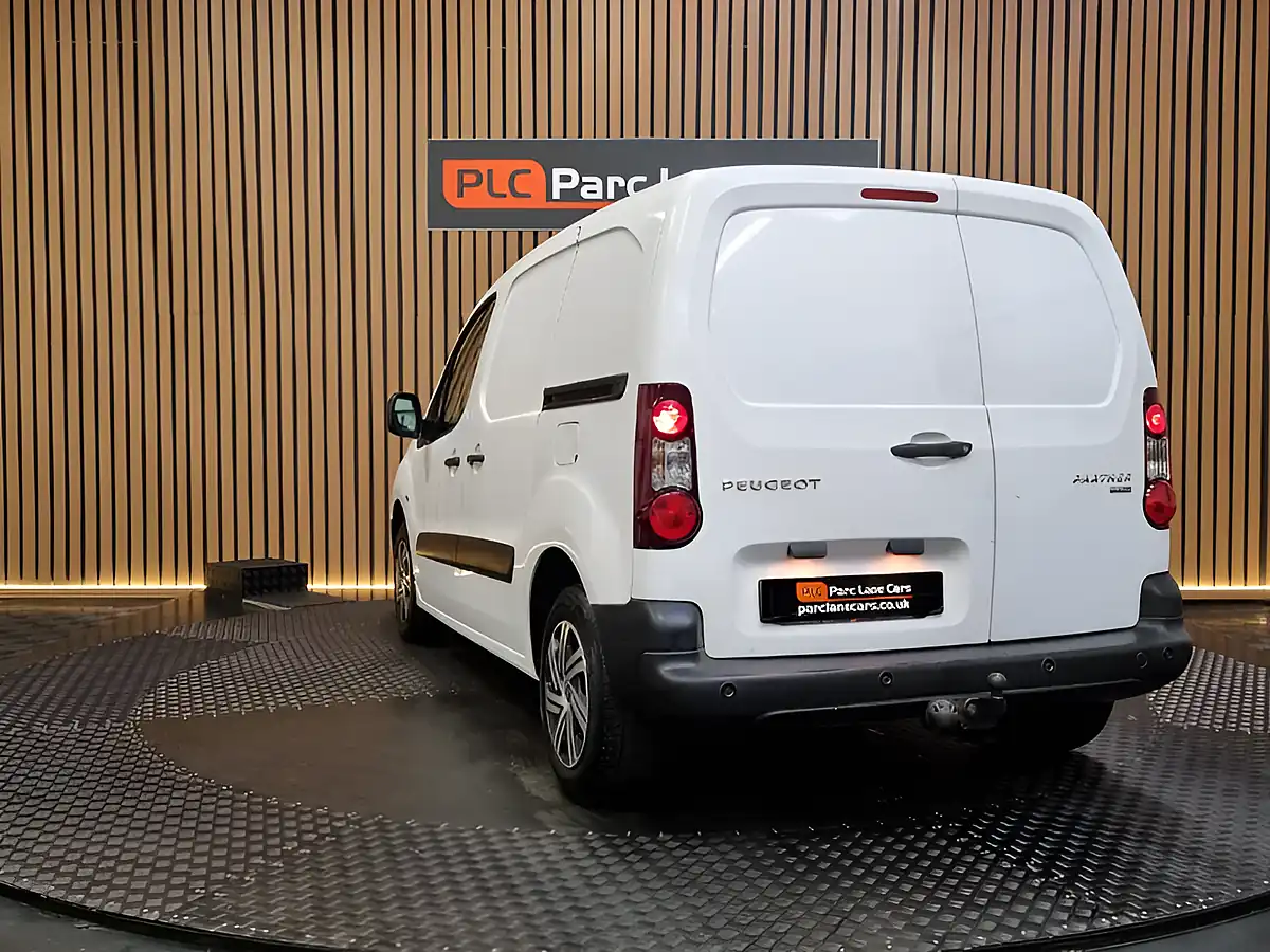 Used 2016 Peugeot Partner Professional White - Interior and Exterior details 9