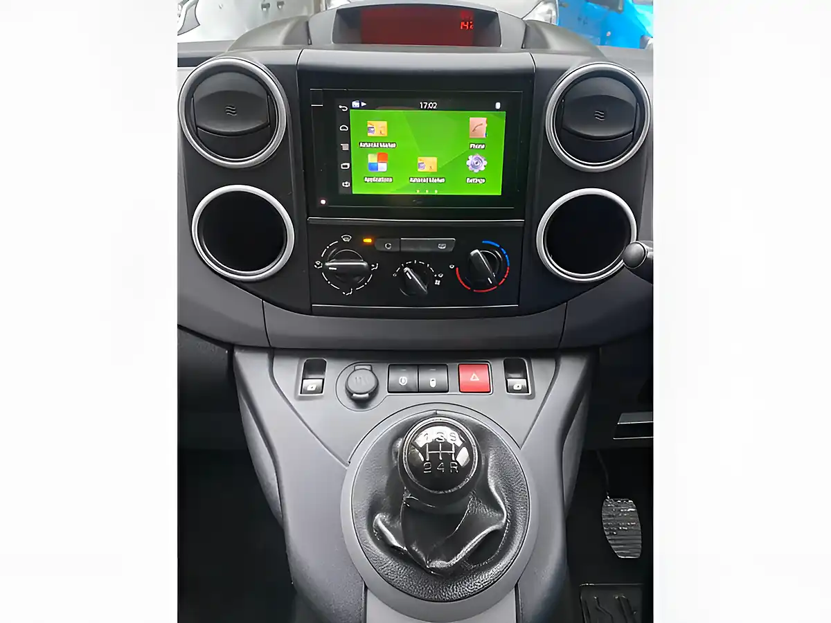 Used 2016 Peugeot Partner S Crew Van White - Interior and Exterior details 13