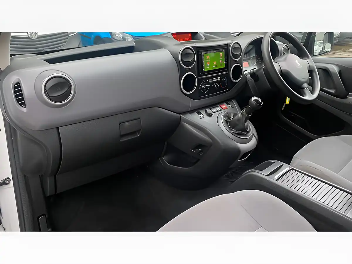 Used 2016 Peugeot Partner S Crew Van White - Interior and Exterior details 14