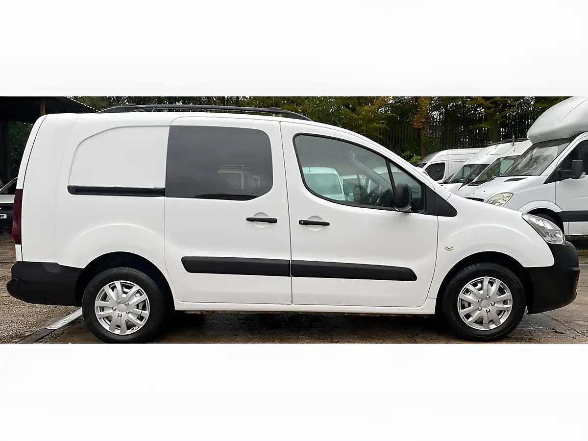 Used 2016 Peugeot Partner S Crew Van White - Interior and Exterior details 4