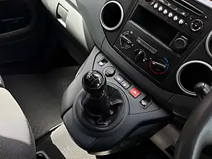 Used 2016 Peugeot Partner Se White - Interior and Exterior details 13