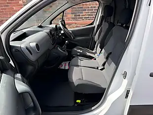 Used 2016 Peugeot Partner Se White - Interior and Exterior details 9
