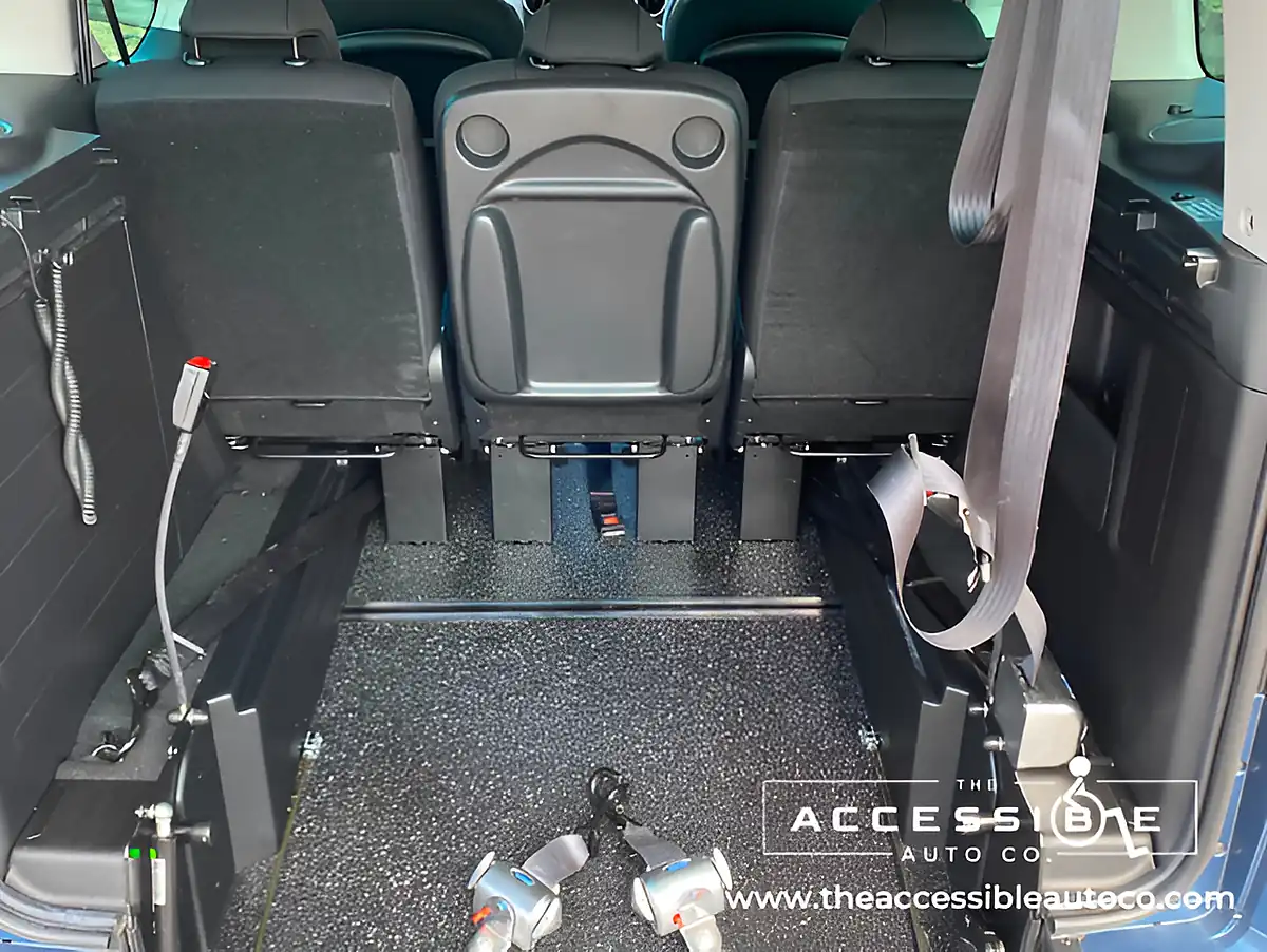 Used 2016 Peugeot Partner Tepee Active Blue - Interior and Exterior details 11