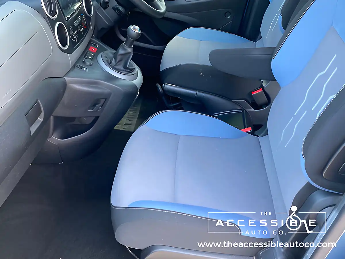 Used 2016 Peugeot Partner Tepee Active Blue - Interior and Exterior details 13