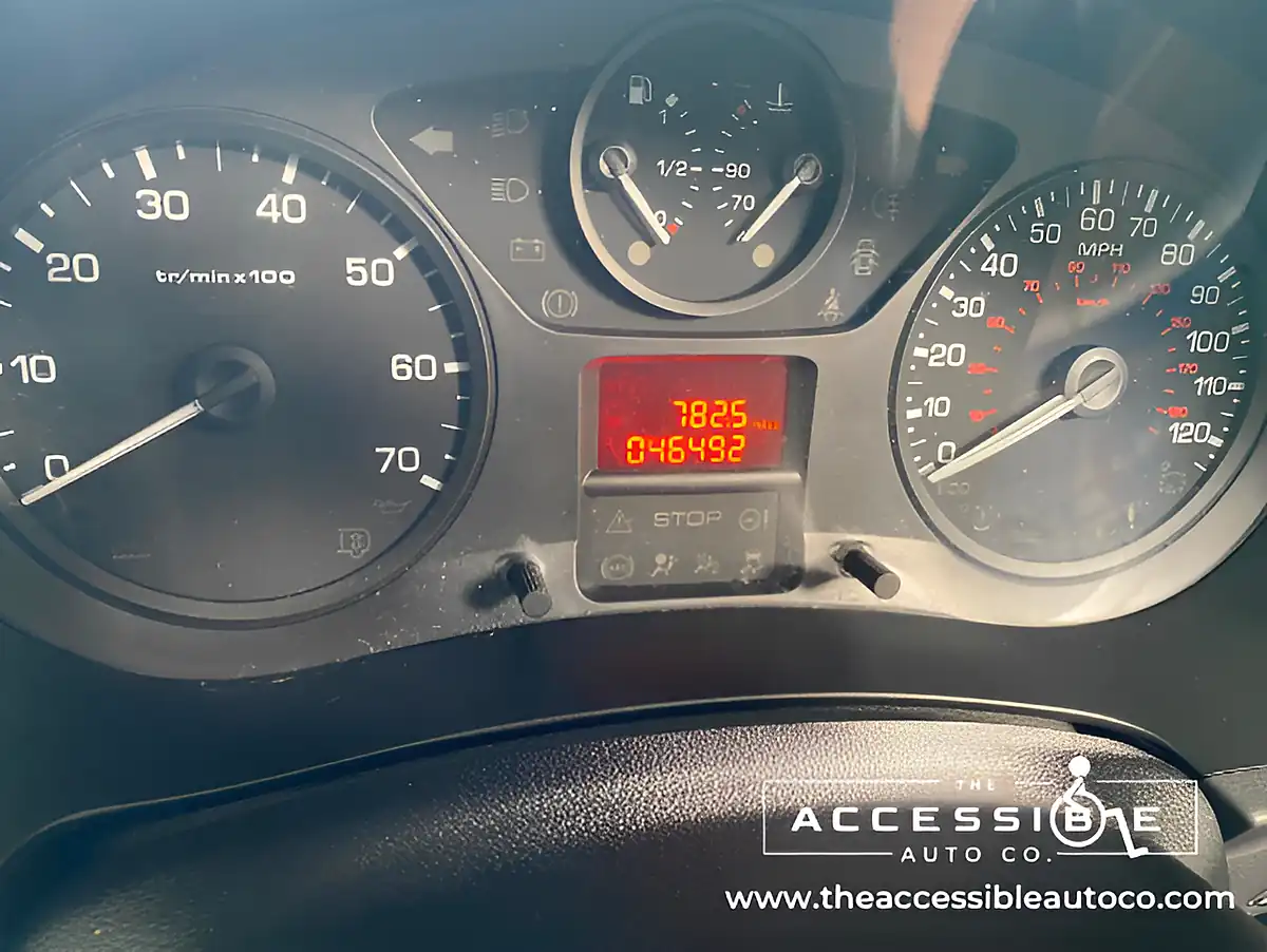 Used 2016 Peugeot Partner Tepee Active Blue - Interior and Exterior details 16