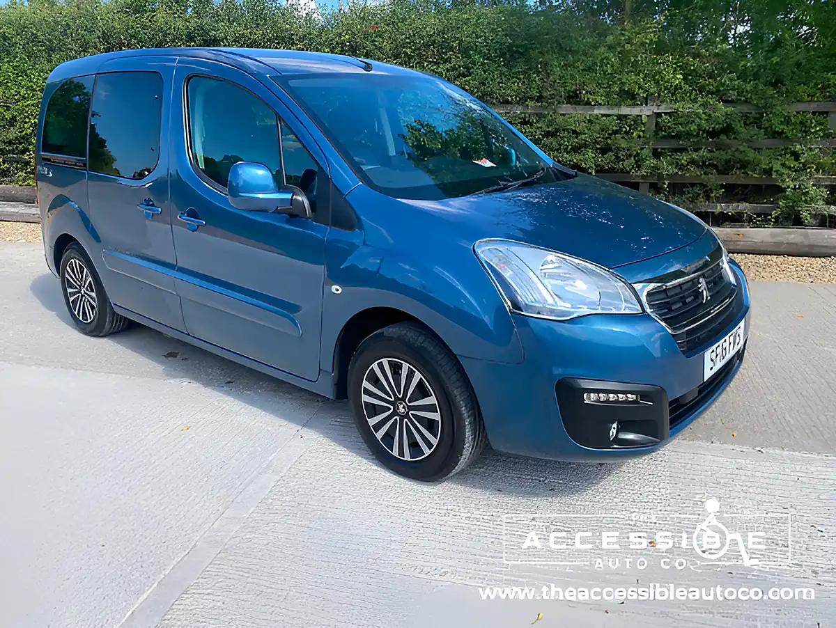 Used 2016 Peugeot Partner Tepee Active Blue - Interior and Exterior details 2