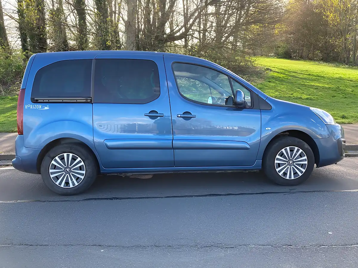 Used 2016 Peugeot Partner Tepee Active Blue - Interior and Exterior details 2
