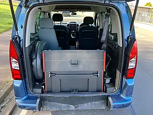 Used 2016 Peugeot Partner Tepee Active Blue - Interior and Exterior details 9