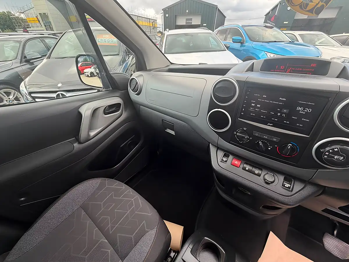 Used 2016 Peugeot Partner Tepee Active Grey - Interior and Exterior details 12