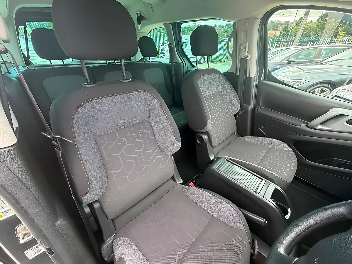 Used 2016 Peugeot Partner Tepee Active Grey - Interior and Exterior details 14