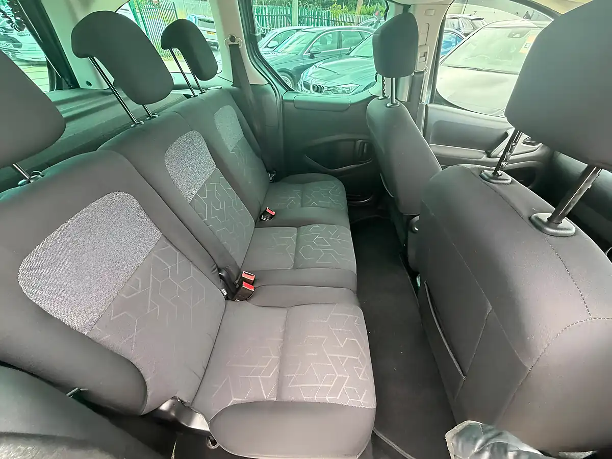 Used 2016 Peugeot Partner Tepee Active Grey - Interior and Exterior details 15