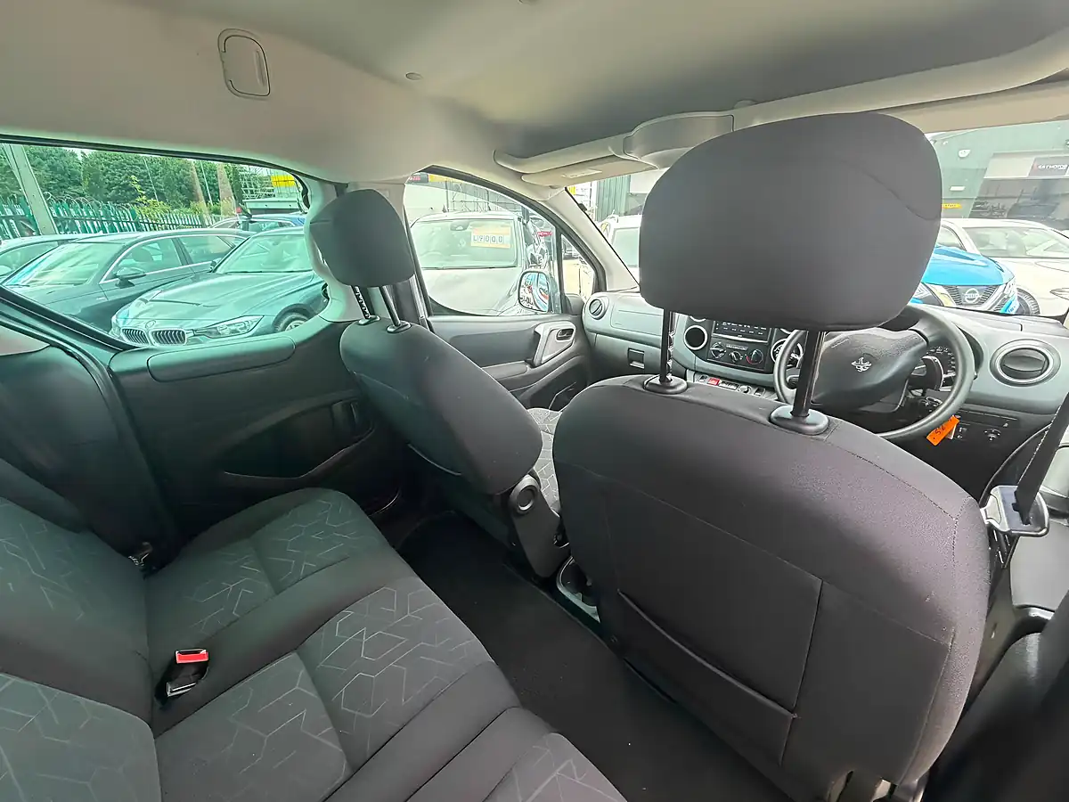 Used 2016 Peugeot Partner Tepee Active Grey - Interior and Exterior details 20