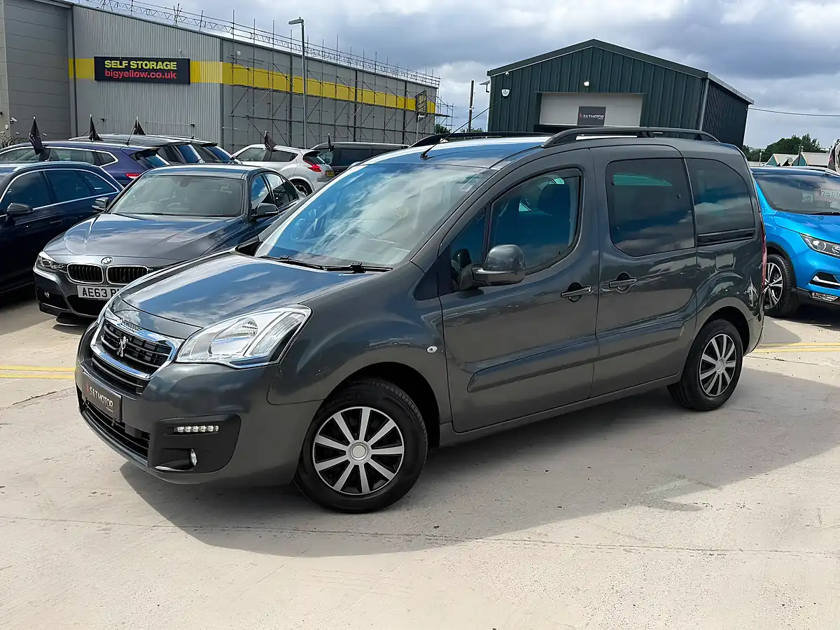 Used 2016 Peugeot Partner Tepee Active Grey - Interior and Exterior details 4