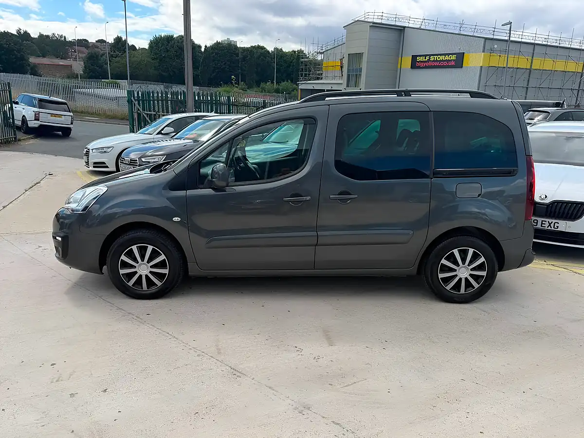 Used 2016 Peugeot Partner Tepee Active Grey - Interior and Exterior details 8