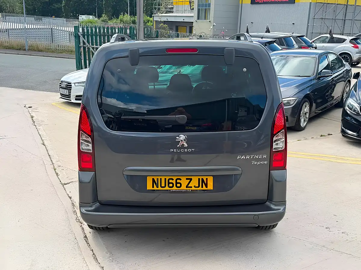 Used 2016 Peugeot Partner Tepee Active Grey - Interior and Exterior details 9