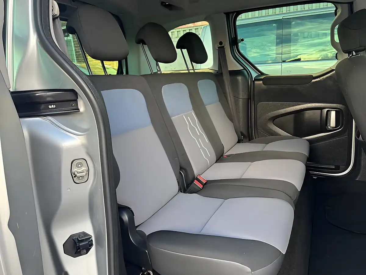 Used 2016 Peugeot Partner Tepee Active Silver - Interior and Exterior details 12