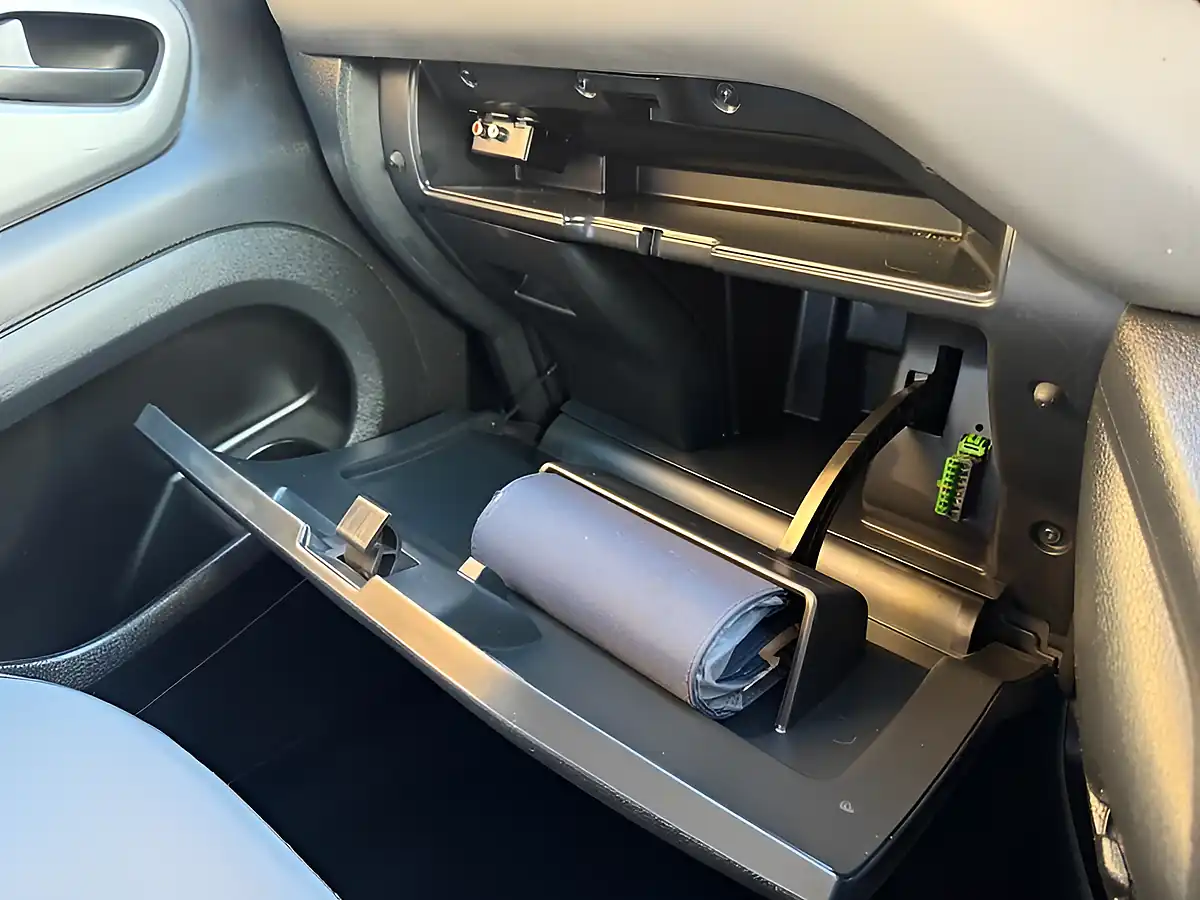 Used 2016 Peugeot Partner Tepee Active Silver - Interior and Exterior details 18
