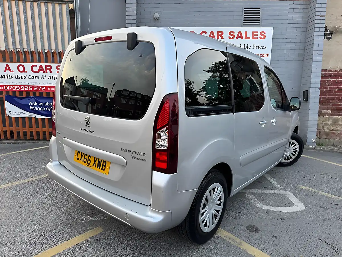 Used 2016 Peugeot Partner Tepee Active Silver - Interior and Exterior details 7