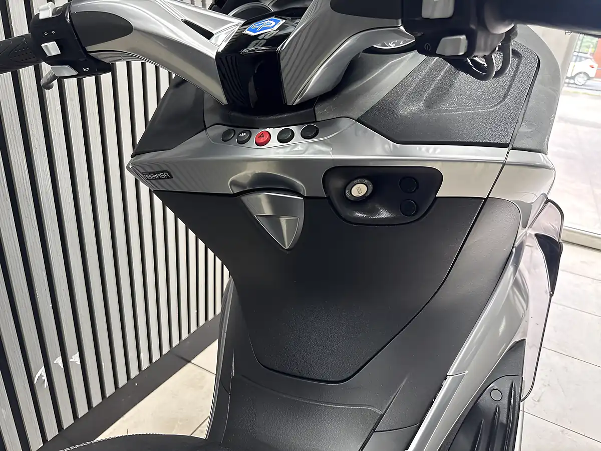 Used 2016 Piaggio X10 Grey - Interior and Exterior details 11