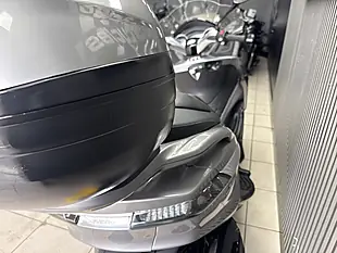 Used 2016 Piaggio X10 Grey - Interior and Exterior details 17