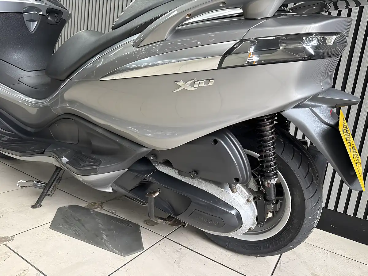 Used 2016 Piaggio X10 Grey - Interior and Exterior details 18