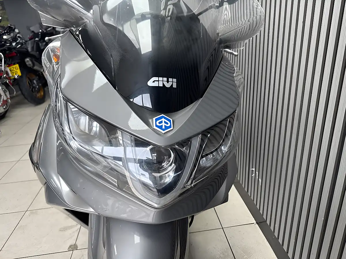 Used 2016 Piaggio X10 Grey - Interior and Exterior details 4