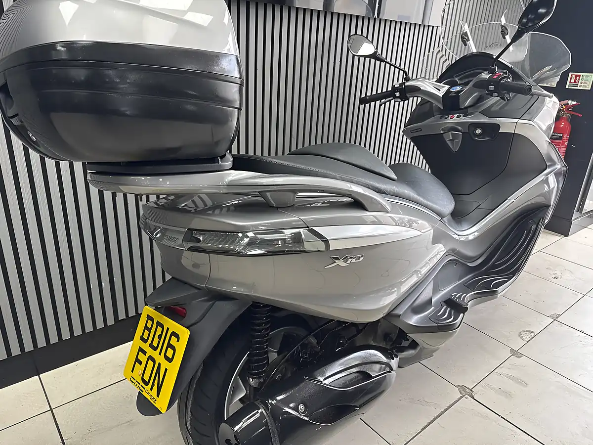 Used 2016 Piaggio X10 Grey - Interior and Exterior details 5