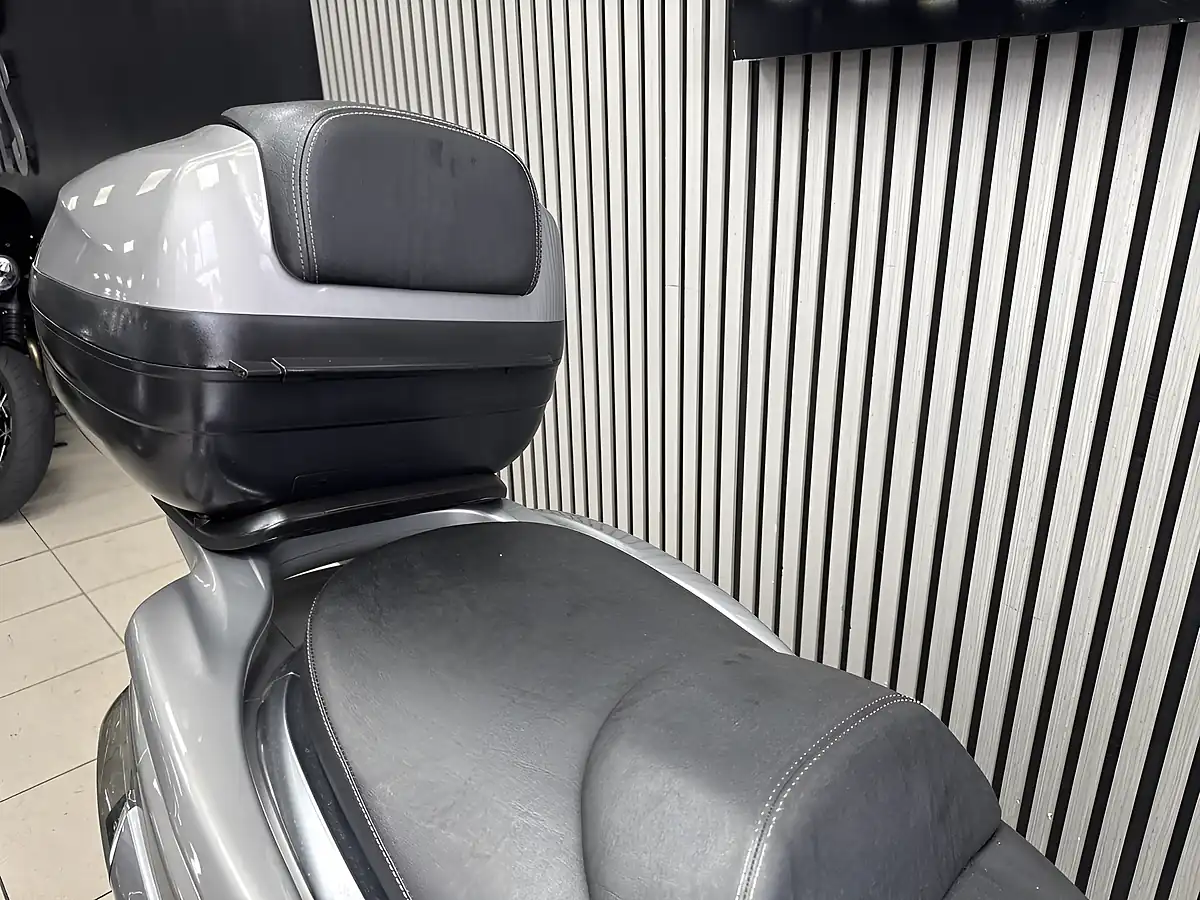 Used 2016 Piaggio X10 Grey - Interior and Exterior details 6