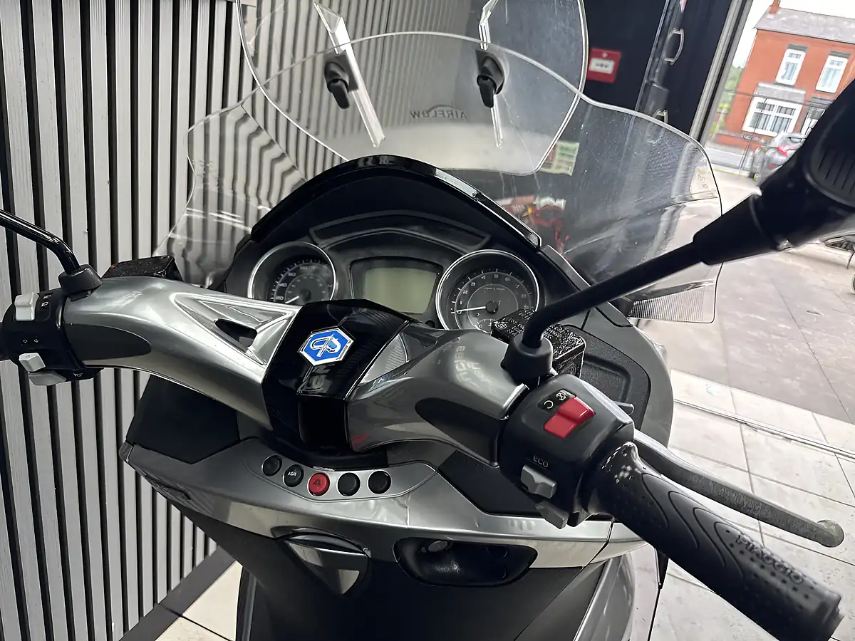 Used 2016 Piaggio X10 Grey - Interior and Exterior details 7