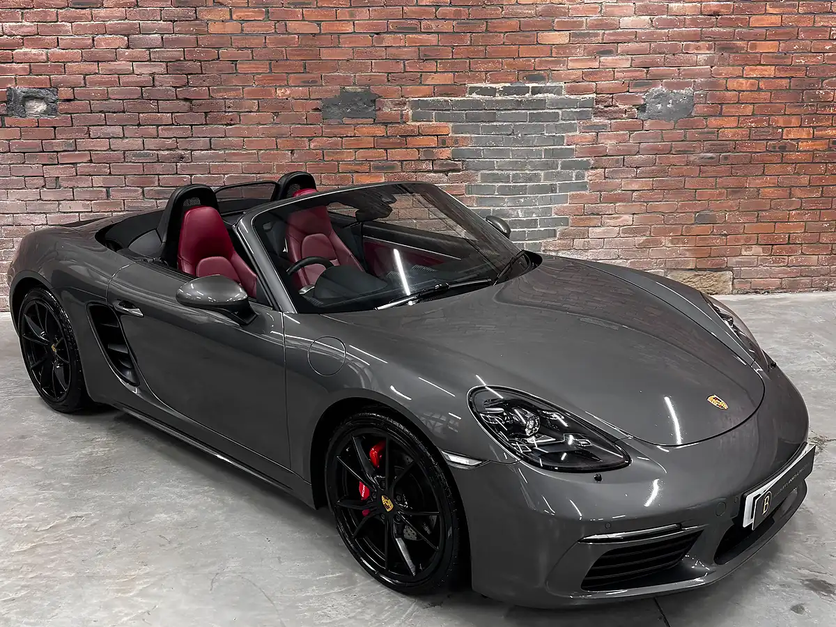 Used 2016 Porsche 718 Boxster S Agate Grey Metallic - Interior and Exterior details 12