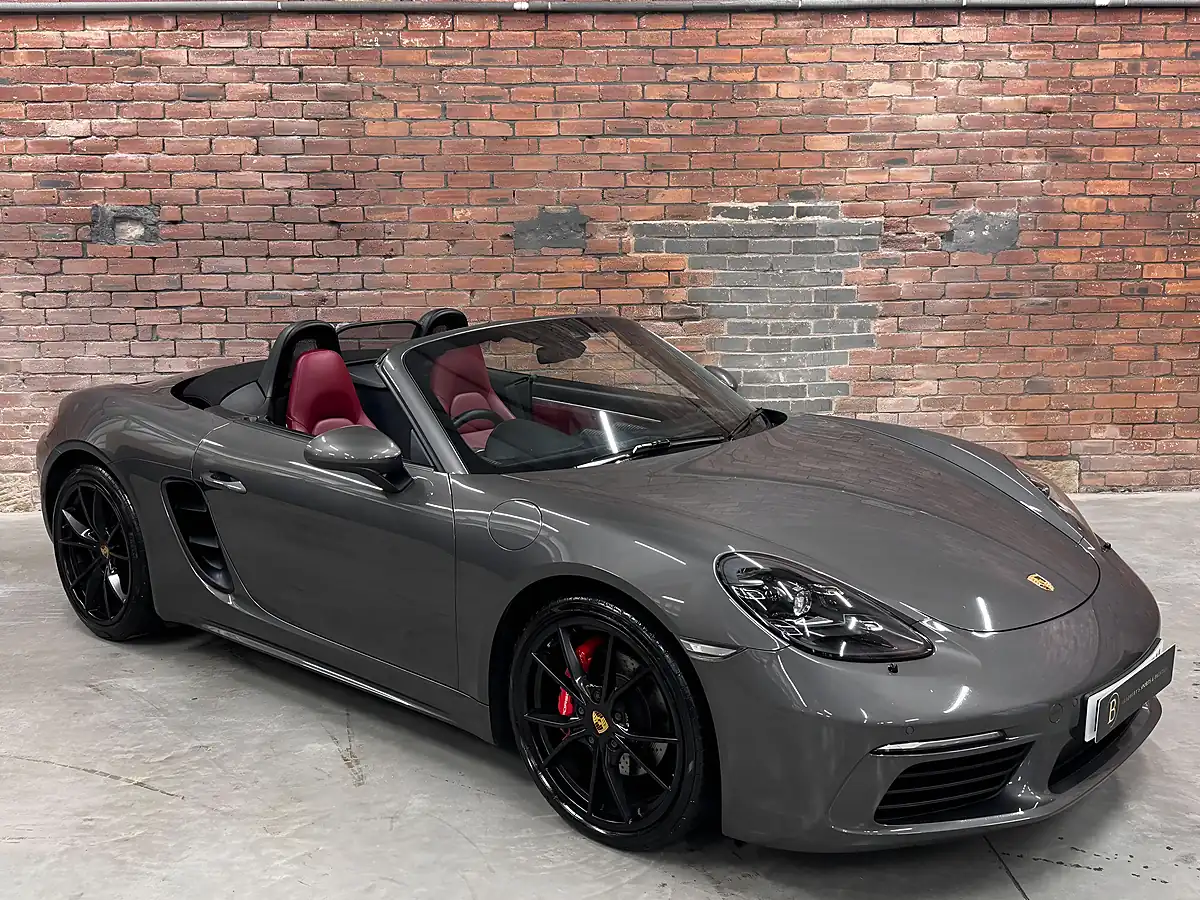 Used 2016 Porsche 718 Boxster S Agate Grey Metallic - Interior and Exterior details 13