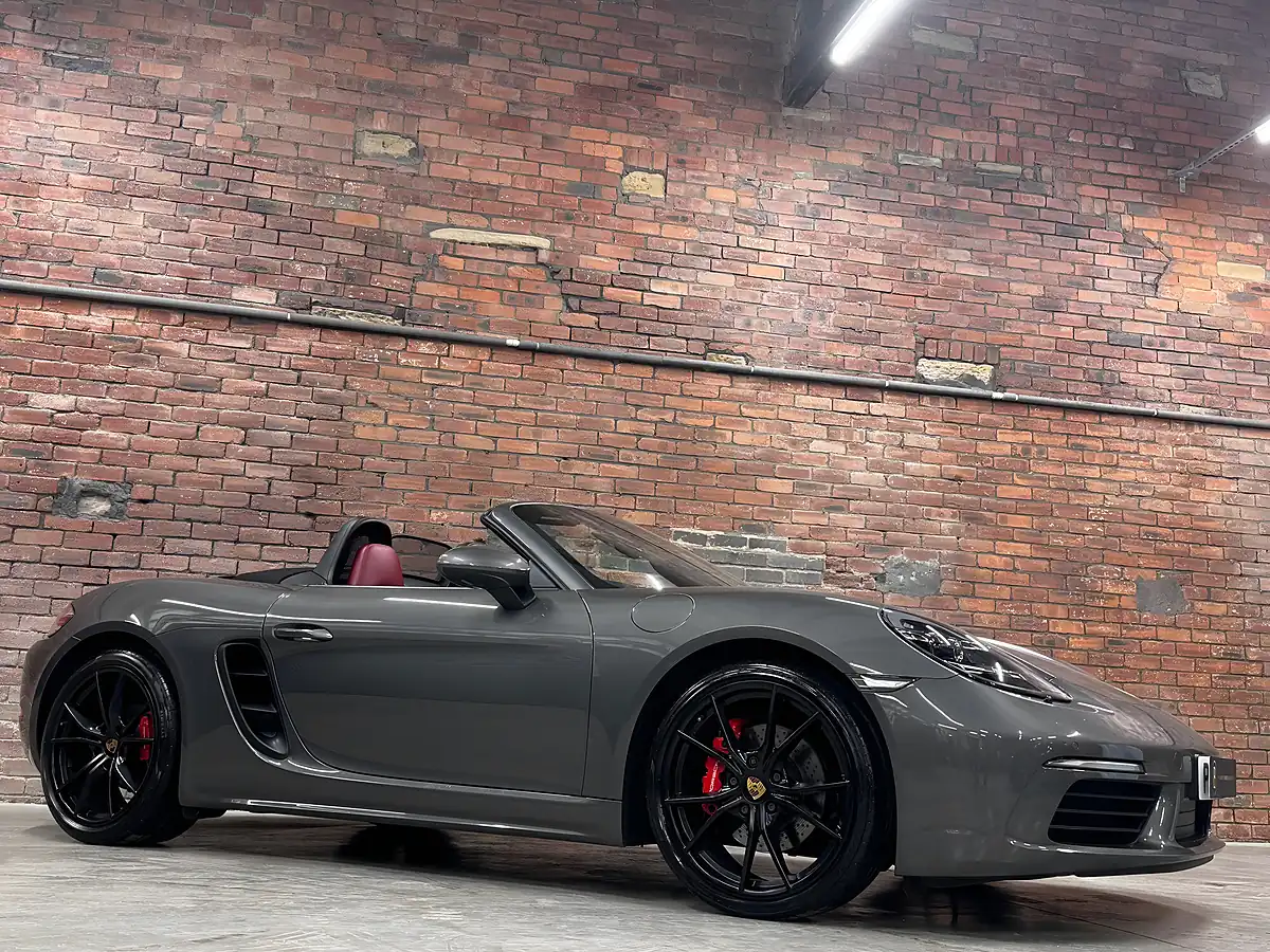 Used 2016 Porsche 718 Boxster S Agate Grey Metallic - Interior and Exterior details 14