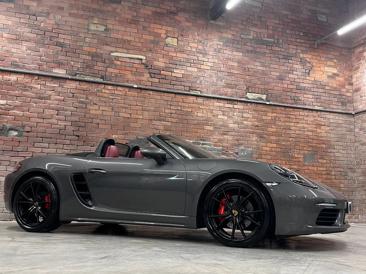 Used 2016 Porsche 718 Boxster S Agate Grey Metallic - Interior and Exterior details 15