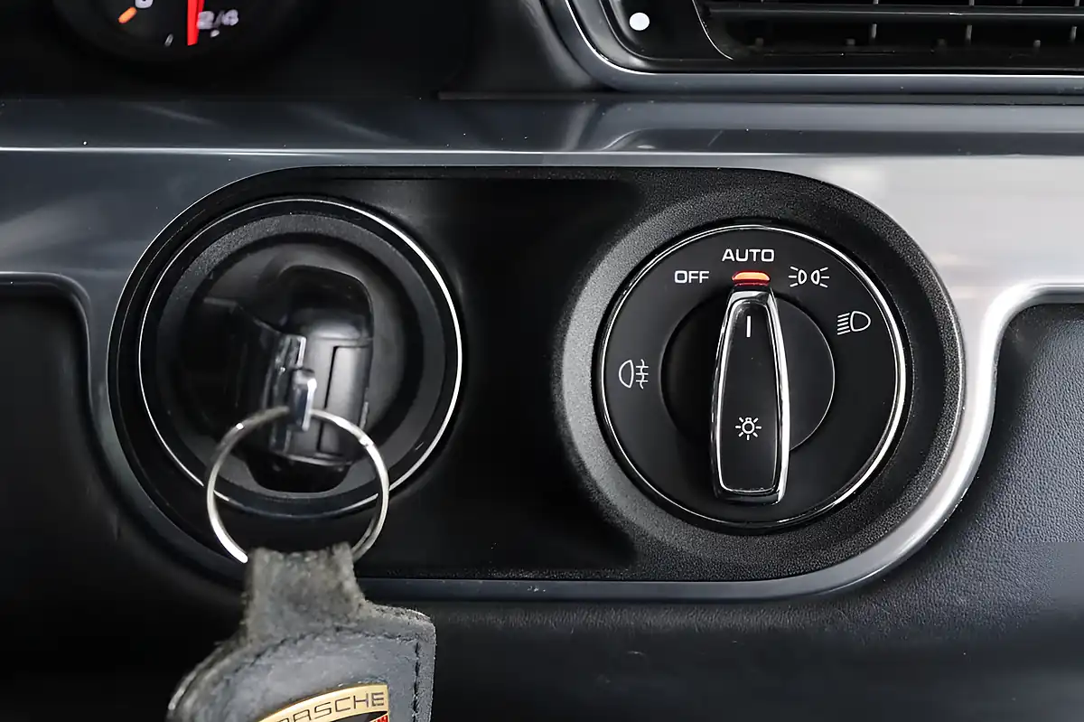 Used 2016 Porsche 911 Carrera S White - Interior and Exterior details 14