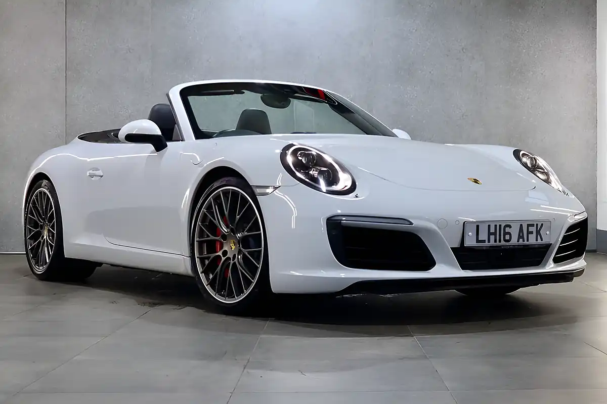 Used 2016 Porsche 911 Carrera S White - Interior and Exterior details 4